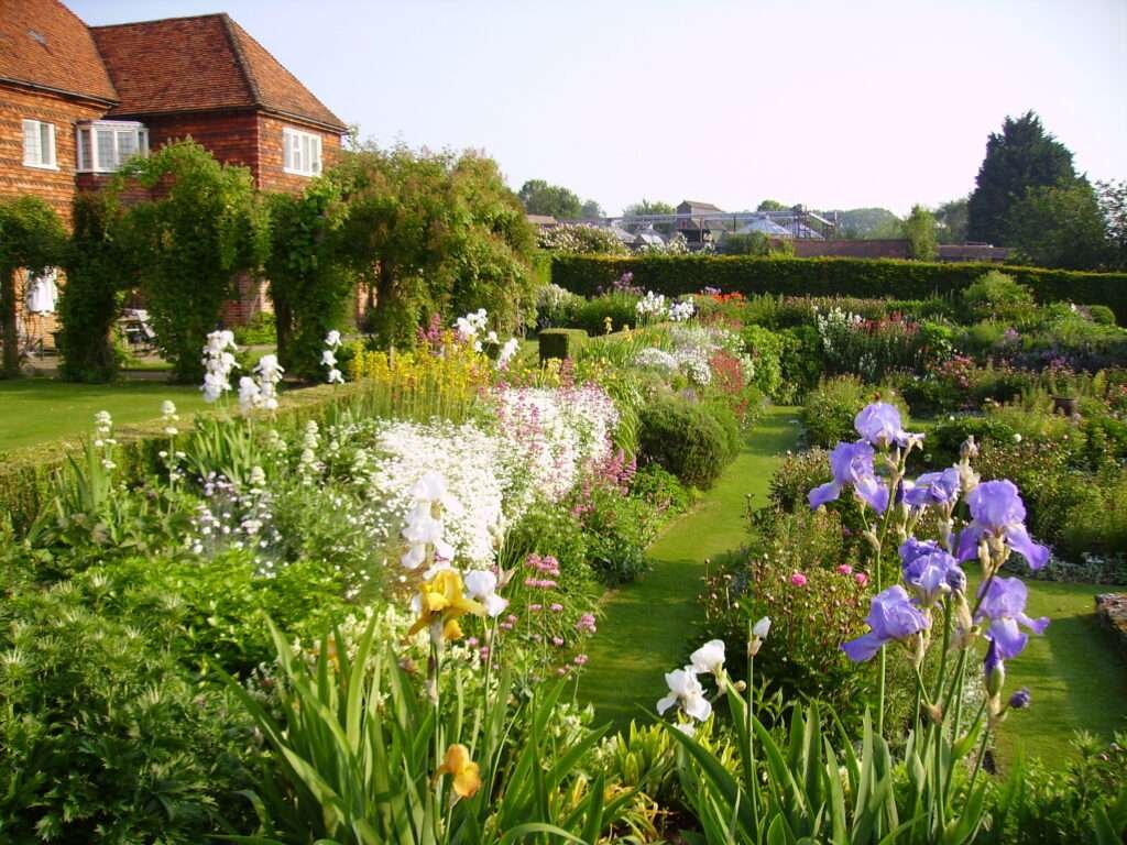 Gertrude Jekyll maestra para aprender de jardineria